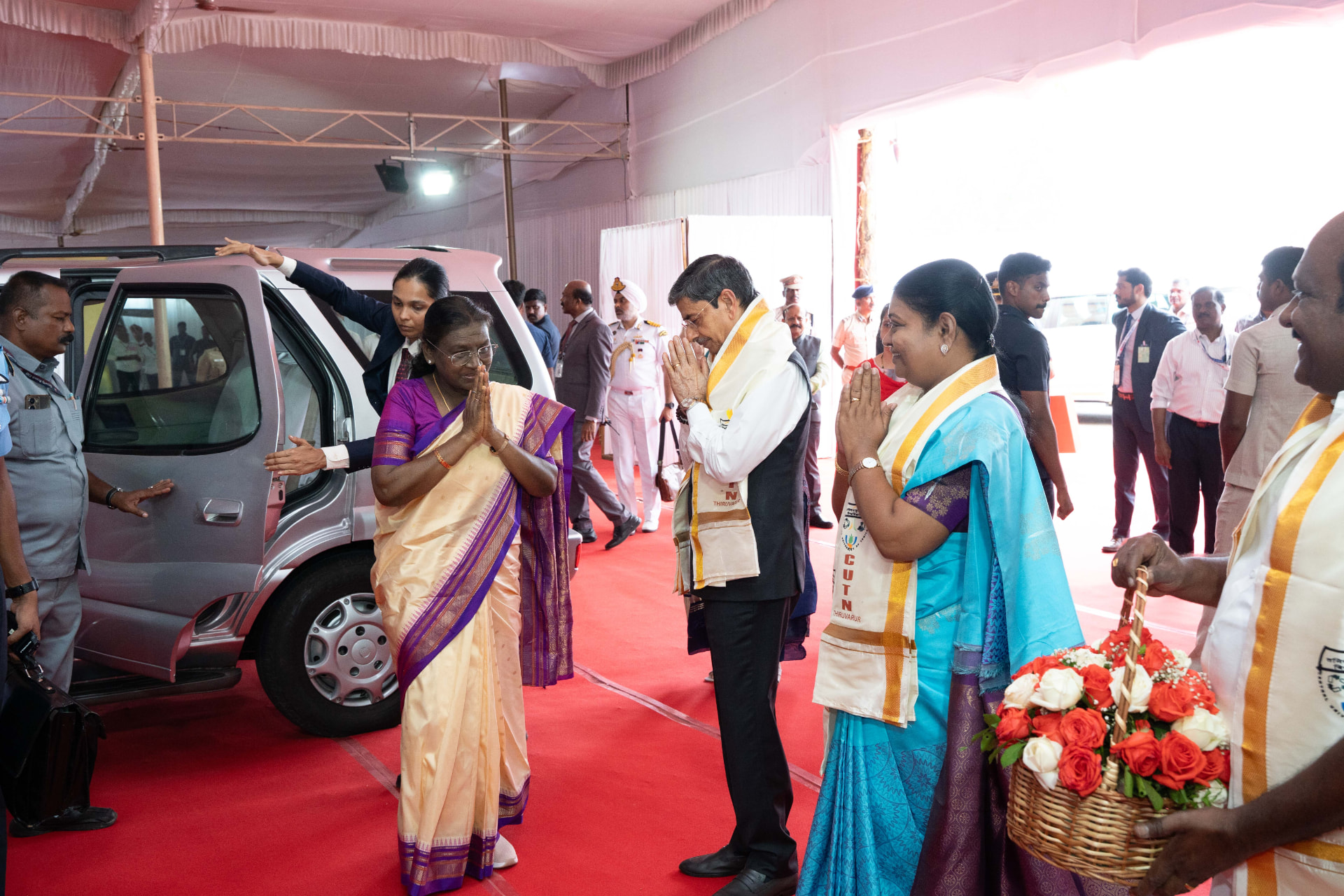 Arrival — the President received at the pavilion