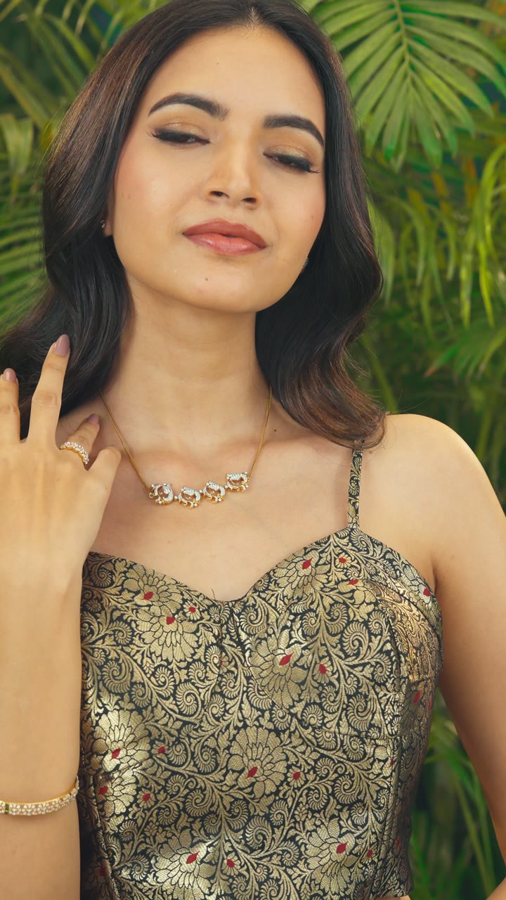 Peacock necklace on Thanjavur brocade