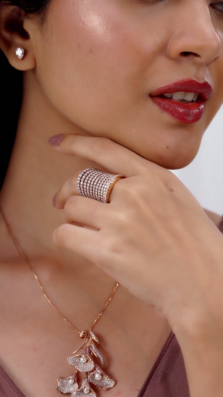 Statement ring and floral pendant